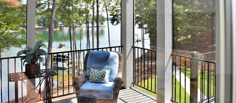 living on lake keowee