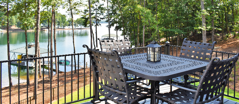 living on lake keowee